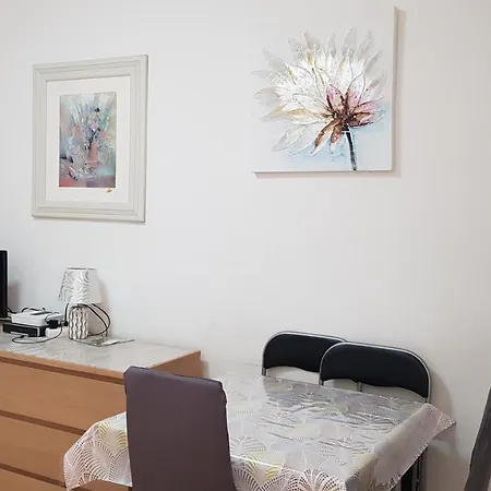 Apartment Eureka With Free Wifi